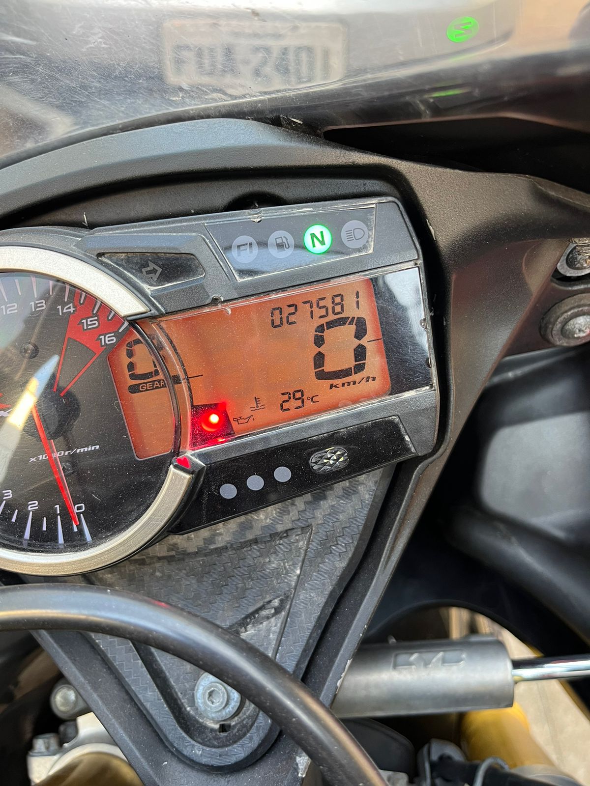 SUZUKI GSX-R750 2016 VERMELHA COM 27600 KM.