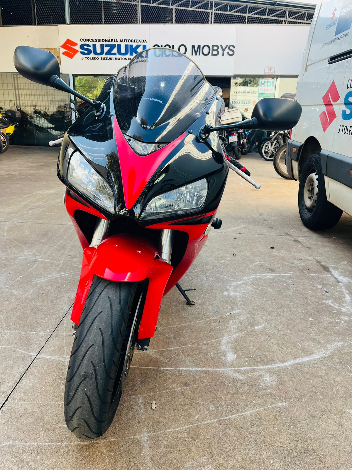 HONDA CBR 1000 RR FIRE BLADE VERMELHA 2006 COM APENAS 21500 KM.