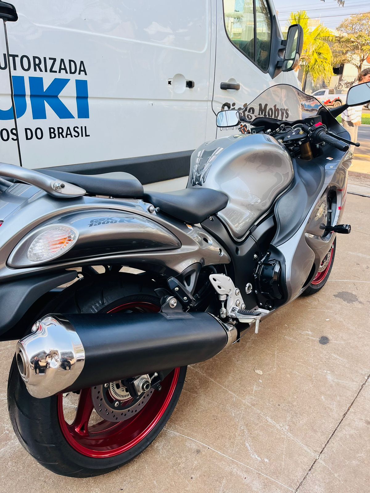 SUZUKI  GSX1300RA HAYABUSA 2020 CINZA COM APENAS 8600 KM, UNICO DONO.