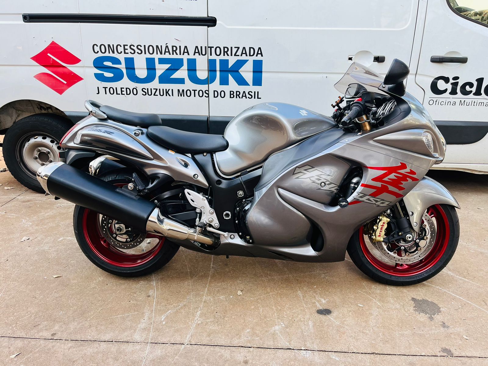 SUZUKI  GSX1300RA HAYABUSA 2020 CINZA COM APENAS 8600 KM, UNICO DONO.