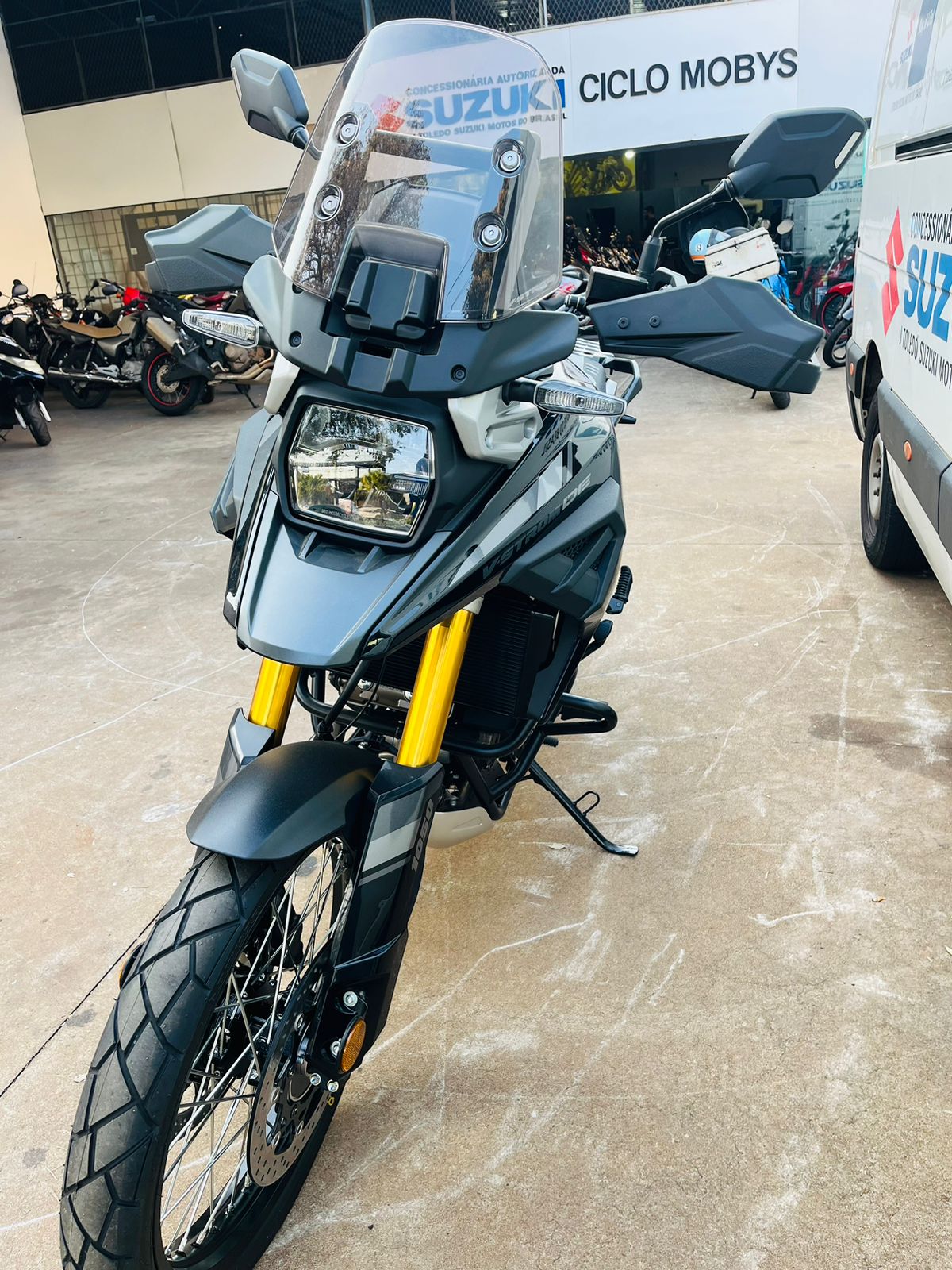 SUZUKI V-STROM 1050 XT 2024/25 ZERO KM ARO 21