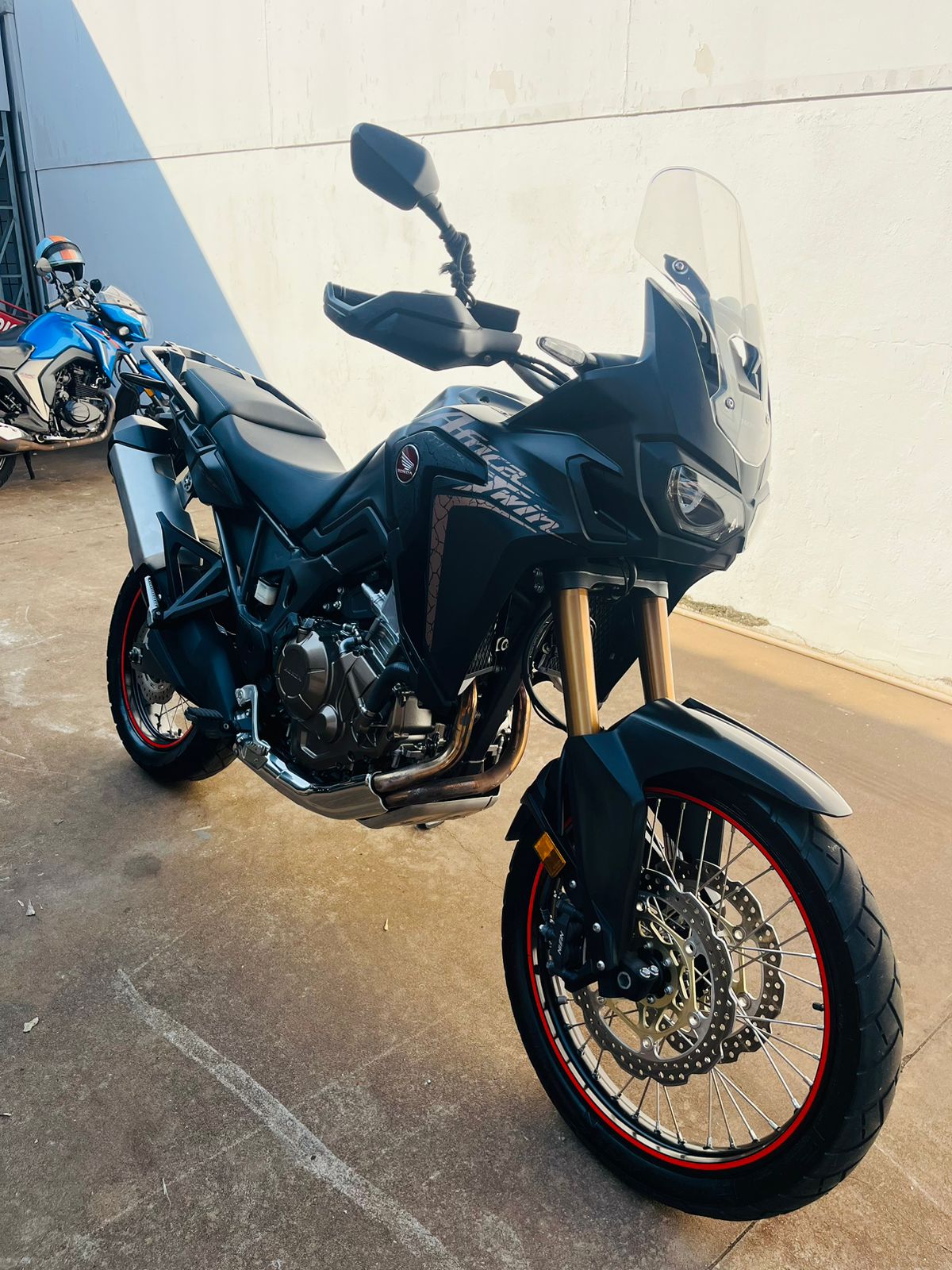 HONDA CRF 1000 AFRICA TWIN PRETA 2020 COM 23500 KM