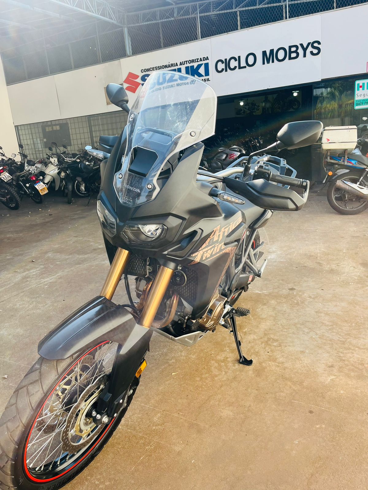 HONDA CRF 1000 AFRICA TWIN PRETA 2020 COM 23500 KM