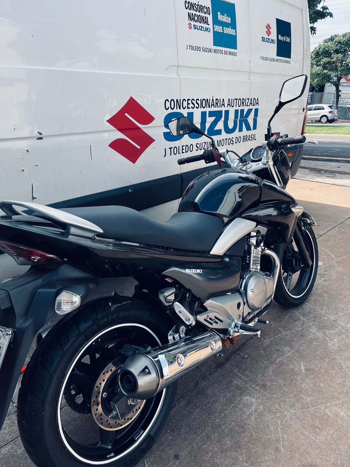 SUZUKI INAZUMA 250 2015 PRETA COM 64585 KM. UNICA DONA.