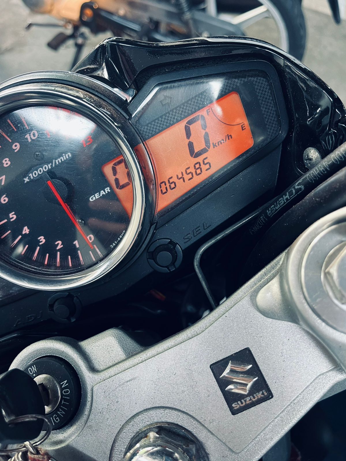 SUZUKI INAZUMA 250 2015 PRETA COM 64585 KM. UNICA DONA.