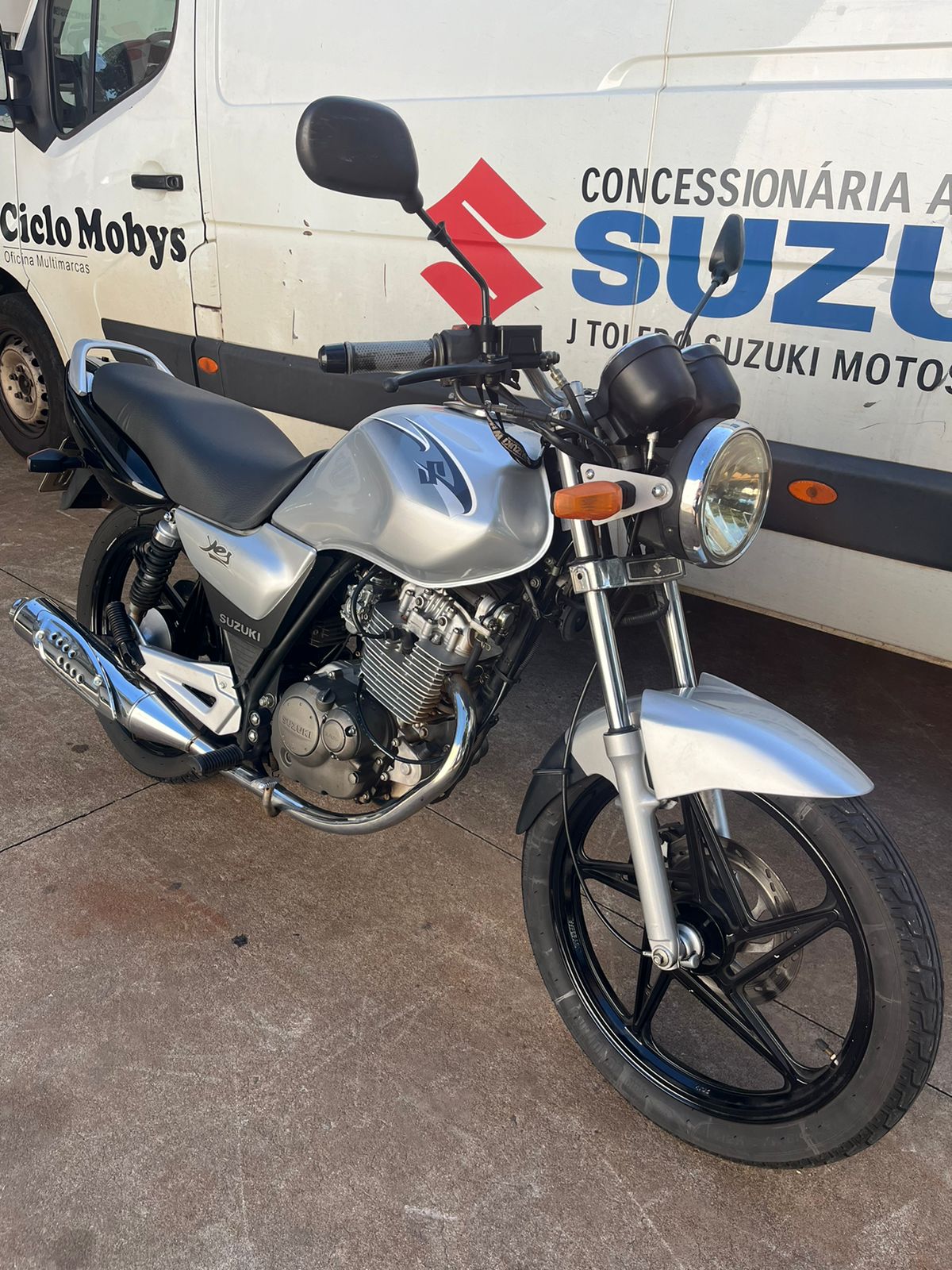 SUZUKI YES SE 2016 PRATA